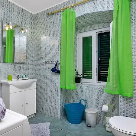 Apartment Luce I Jure Makarska