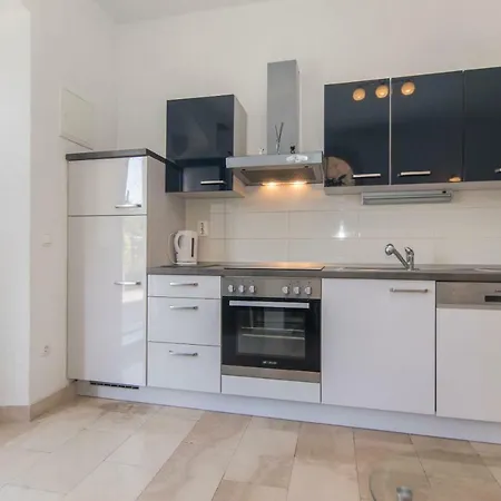 Apartment Luce I Jure Makarska